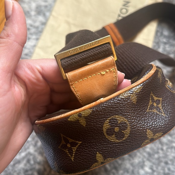 Louis Vuitton Bum Bag - Picture 7 of 13